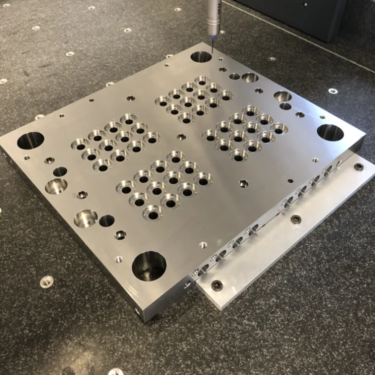 Präzises Schneiden von Metall mit Funkenerosion